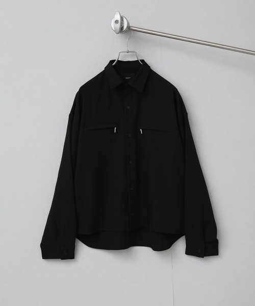 ELLUV(エルブ)の「【ELLUV/エルヴ】ドレープクロス ジップギミックショート丈シャツ(シャツ/ブラウス・メンズ・ダークグレー/ブラック/ホワイト・L/M/S)」の4枚目の写真