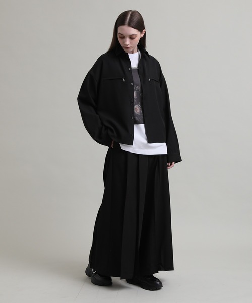 ELLUV(エルブ)の「【ELLUV/エルヴ】ドレープクロス ジップギミックショート丈シャツ(シャツ/ブラウス・メンズ・ダークグレー/ブラック/ホワイト・L/M/S)」の18枚目の写真