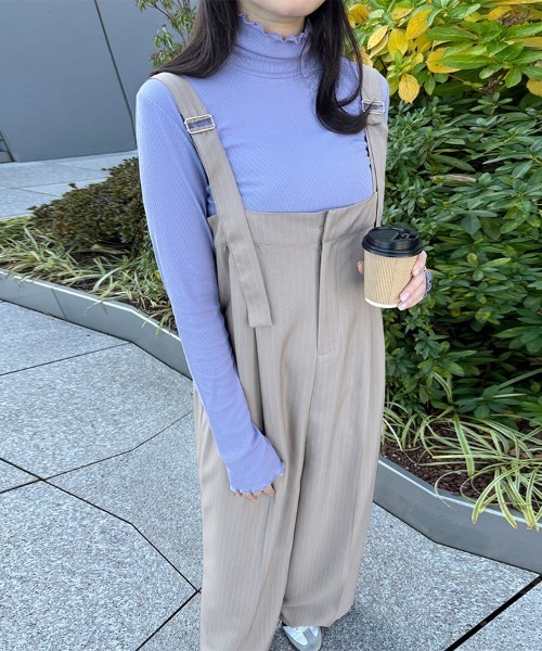 Doux Belle（ドゥーベル）の「ストライプ柄ワイドパンツサロペット（サロペット/オーバーオール・レディース・チャコールグレー/ネイビー/ブラック/グレイッシュベージュ・MEDIUM）」の12枚目の写真