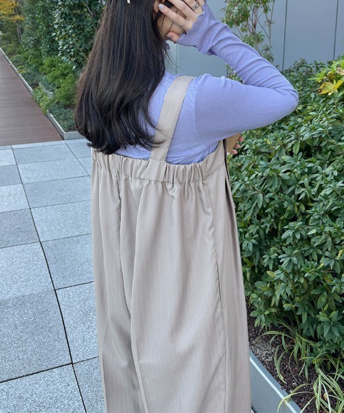 Doux Belle（ドゥーベル）の「ストライプ柄ワイドパンツサロペット（サロペット/オーバーオール・レディース・チャコールグレー/ネイビー/ブラック/グレイッシュベージュ・MEDIUM）」の14枚目の写真