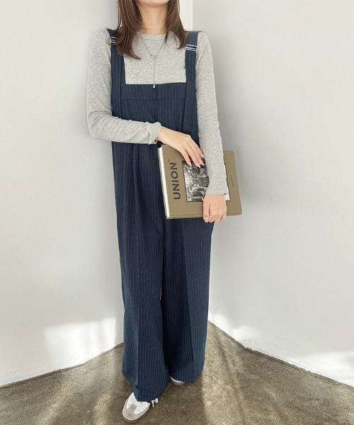 Doux Belle（ドゥーベル）の「ストライプ柄ワイドパンツサロペット（サロペット/オーバーオール・レディース・チャコールグレー/ネイビー/ブラック/グレイッシュベージュ・MEDIUM）」の15枚目の写真