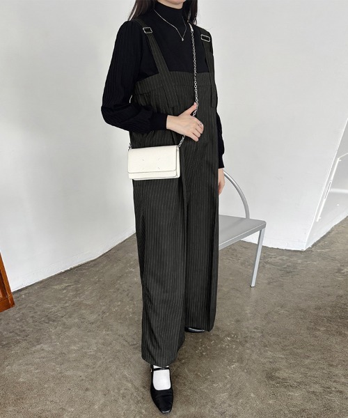 Doux Belle（ドゥーベル）の「ストライプ柄ワイドパンツサロペット（サロペット/オーバーオール・レディース・チャコールグレー/ネイビー/ブラック/グレイッシュベージュ・MEDIUM）」の19枚目の写真