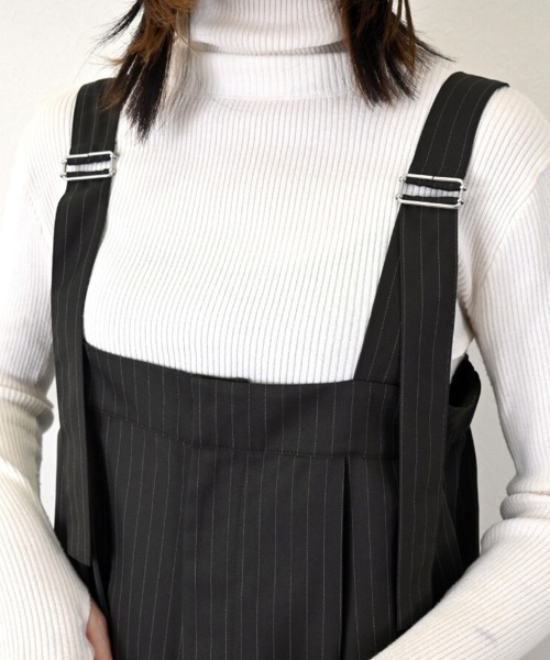Doux Belle（ドゥーベル）の「ストライプ柄ワイドパンツサロペット（サロペット/オーバーオール・レディース・チャコールグレー/ネイビー/ブラック/グレイッシュベージュ・MEDIUM）」の21枚目の写真