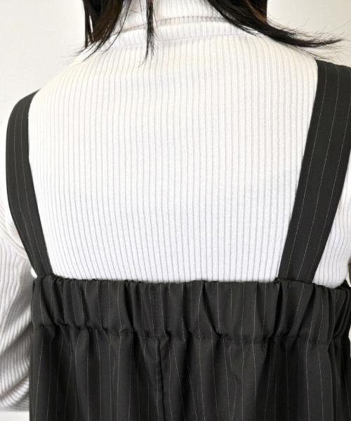 Doux Belle（ドゥーベル）の「ストライプ柄ワイドパンツサロペット（サロペット/オーバーオール・レディース・チャコールグレー/ネイビー/ブラック/グレイッシュベージュ・MEDIUM）」の22枚目の写真