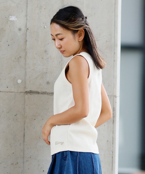 BILLABONG(ビラボン)の「BILLABONG/ビラボン 無地タンクトップ BF013-363(タンクトップ・レディース・ブラック/ホワイト・M/L)」の4枚目の写真