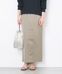 タックスリットIラインスカート