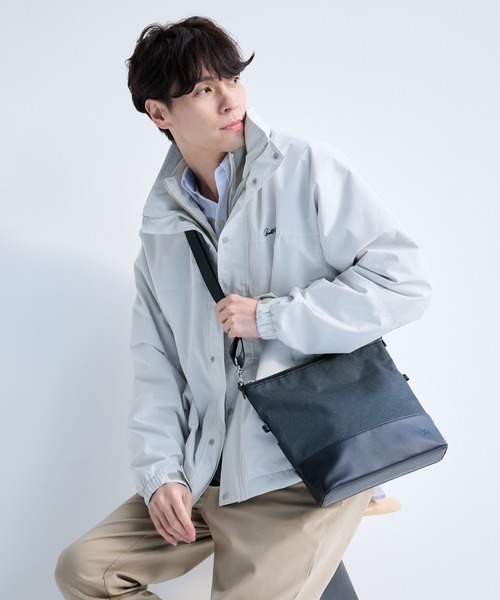 Arnold Palmer(アーノルドパーマー)の「メランジオックス パネル ショルダーバッグ(ショルダーバッグ・メンズ・グレー/チャコールグレー/ブラック・F)」の2枚目の写真