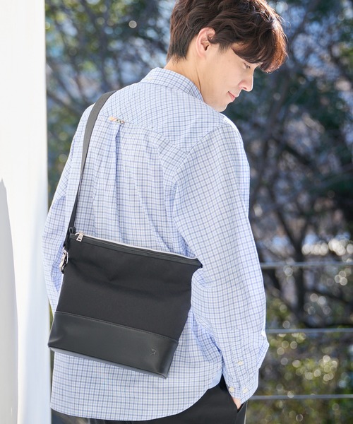 Arnold Palmer(アーノルドパーマー)の「メランジオックス パネル ショルダーバッグ(ショルダーバッグ・メンズ・グレー/チャコールグレー/ブラック・F)」の4枚目の写真