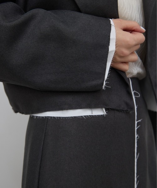 AIC.（エーアイシー）の「カットオフデザインショートジャケット（テーラードジャケット・レディース・グレー/イエロー・FREE）」の11枚目の写真