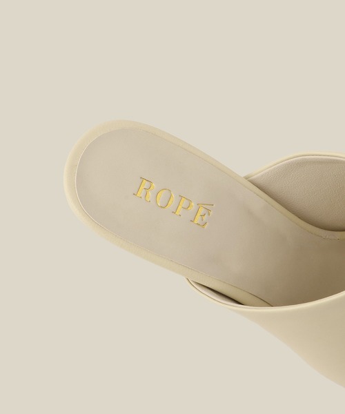 ROPE'（ロペ）の「メタルポイントミュールサンダル/サムリングサンダル（サンダル・レディース・ブラック/ベージュ・36.5/37.5/35.5）」の9枚目の写真