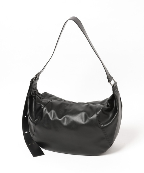 PBLIM（ページボーイリム）の「《UNISEX》ビッグハーフムーンバッグ（ショルダーバッグ・レディース・アイボリー/ブラック・FREE）」の15枚目の写真