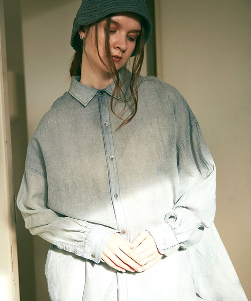 RNA-N（アールエヌエーエヌ）の「B2866 ２．２オンスギャザーシャツブラウス（シャツ/ブラウス・レディース・ライトインディゴブルー/ダークインディゴブルー/ブラック・FREE）」の17枚目の写真