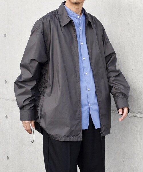 SHIPS any(シップス エニィ)の「SHIPS any:〈撥水加工〉DICROS スピンドル ジップ シャツ(セットアップ対応)◇(シャツ/ブラウス・メンズ・ナチュラル/ダークグレー/ブラック・LARGE/MEDIUM)」の3枚目の写真