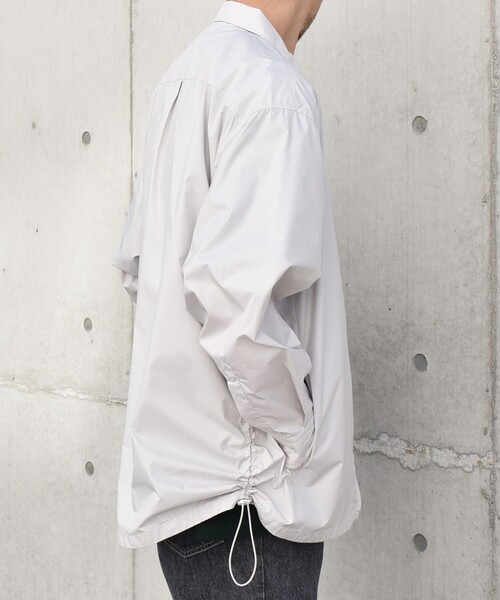 SHIPS any(シップス エニィ)の「SHIPS any:〈撥水加工〉DICROS スピンドル ジップ シャツ(セットアップ対応)◇(シャツ/ブラウス・メンズ・ナチュラル/ダークグレー/ブラック・LARGE/MEDIUM)」の8枚目の写真