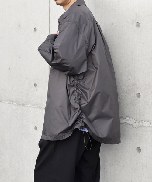 SHIPS any(シップス エニィ)の「SHIPS any:〈撥水加工〉DICROS スピンドル ジップ シャツ(セットアップ対応)◇(シャツ/ブラウス・メンズ・ナチュラル/ダークグレー/ブラック・LARGE/MEDIUM)」の12枚目の写真