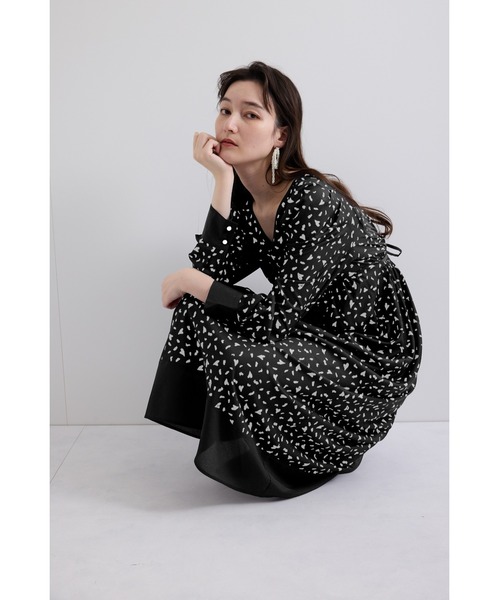 QUEENS COURT(クイーンズコート)の「ジオメトリックハートプリントワンピース≪手洗い可能≫(ワンピース・レディース・ブラック/オフホワイト・M)」の5枚目の写真