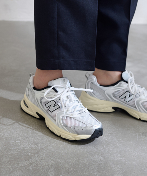 NEW BALANCE(ニューバランス)の「NEW BALANCE/ニューバランス 530(スニーカー・レディース・シルバー・22.5cm/23cm/23.5cm)」の4枚目の写真