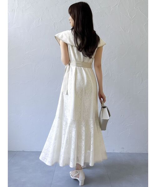 dazzlin(ダズリン)の「バリエーションビッグカラーワンピース(ワンピース・レディース・オフホワイト/ブルー/ブラック・SMALL/MEDIUM)」の8枚目の写真