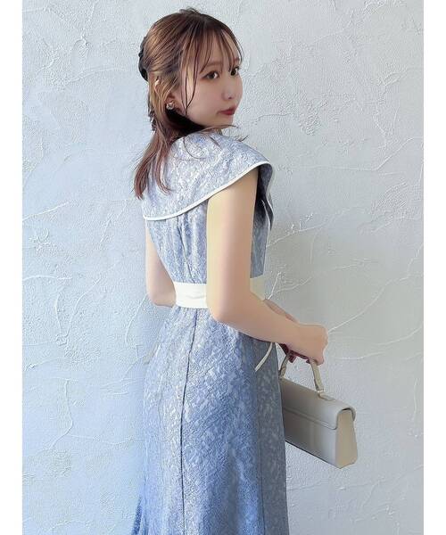 dazzlin(ダズリン)の「バリエーションビッグカラーワンピース(ワンピース・レディース・オフホワイト/ブルー/ブラック・SMALL/MEDIUM)」の13枚目の写真