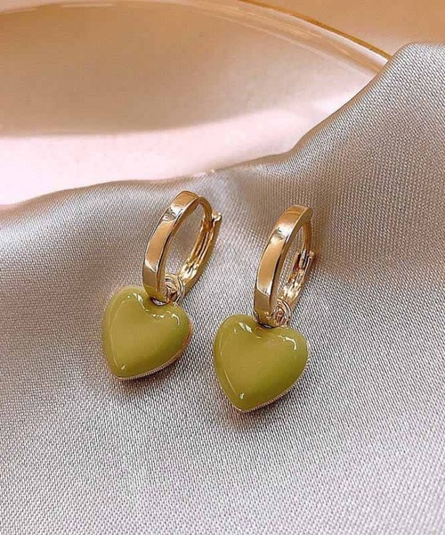 yu-ka(ユーカ)の「YU-KA:レトロカラーハートフープピアス retoro color Heart hoop pierce(ピアス(両耳用)・レディース・ワインレッド/グリーン/ホワイト・FREE)」の2枚目の写真