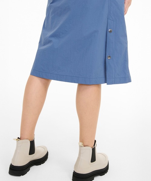 AIGLE(エーグル)の「UVカット 撥水 ストラップ 裾スリットスカート(スカート・レディース・ダークグリーン/ブルー・38/36/40/35)」の17枚目の写真