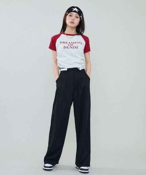 SEN TOKYO(セントーキョー)の「シルエット調整可能。ラグランスリーブ×ショート丈 ロゴプリントTシャツ(Tシャツ/カットソー・レディース・ネイビー/レッド/ブラック・FREE)」の4枚目の写真