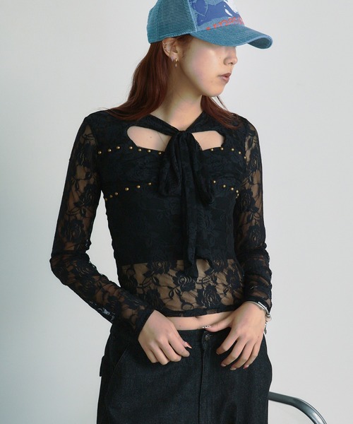 BLANK　（ブランク）の「Studs Ribbon Lace Tops / スタッズリボンレース トップス（Tシャツ/カットソー・レディース・ホワイト/ブラック・FREE）」の6枚目の写真