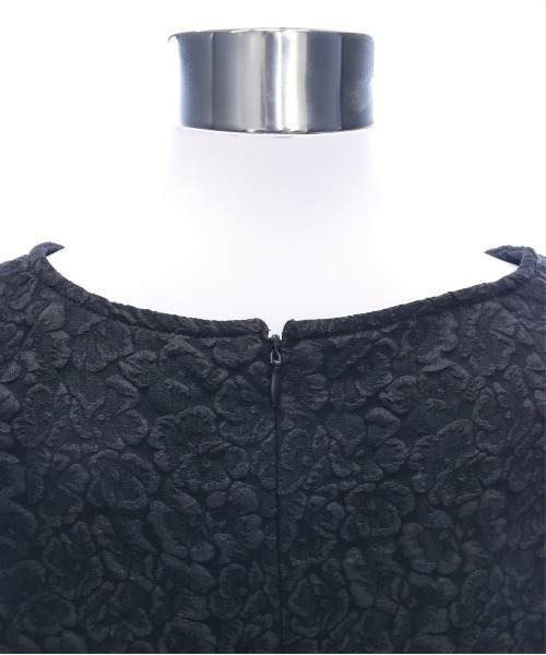 CLEAR BASIC（クリアベーシック）の「フクレジャガードペプラムブラウス[スタイルアップ シンプル 骨格ナチュラル]≪SS新作≫（シャツ/ブラウス・レディース・サックスブルー/ブラック/オフホワイト・F）」の11枚目の写真