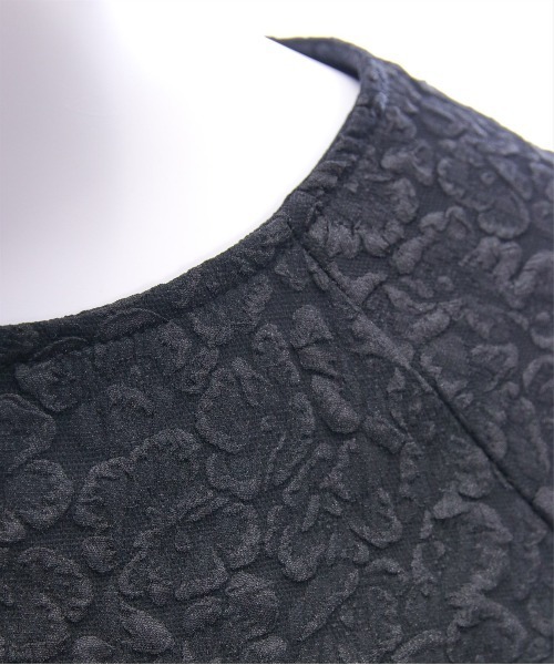 CLEAR BASIC（クリアベーシック）の「フクレジャガードペプラムブラウス[スタイルアップ シンプル 骨格ナチュラル]≪SS新作≫（シャツ/ブラウス・レディース・サックスブルー/ブラック/オフホワイト・F）」の14枚目の写真