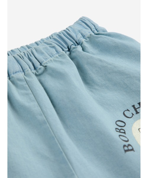 BOBO CHOSES(ボボショーズ)の「Morning Egg denim pants(デニムパンツ・キッズ・ライトブルー・6MONTH/3MONTH/9MONTH/12MONTH/18MONTH/24MONTH)」の3枚目の写真