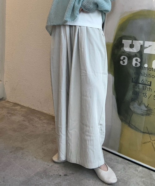 Reurie'(レウリィ)の「ワイドナイロンパンツ/wide nylon pants(aki select) ロング丈 オーバーサイズ リラクシー カジュアル ストリート Y2K きれいめ 韓国(カーゴパンツ・レディース・ブラック/アイボリー・FREE)」の4枚目の写真
