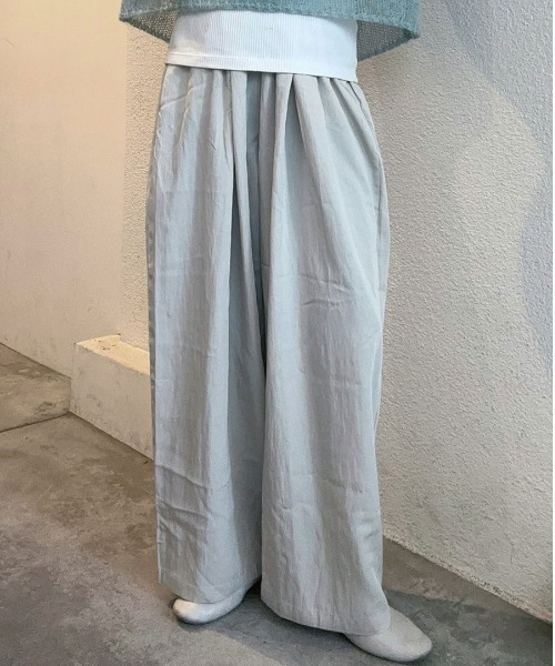 Reurie'(レウリィ)の「ワイドナイロンパンツ/wide nylon pants(aki select) ロング丈 オーバーサイズ リラクシー カジュアル ストリート Y2K きれいめ 韓国(カーゴパンツ・レディース・ブラック/アイボリー・FREE)」の6枚目の写真