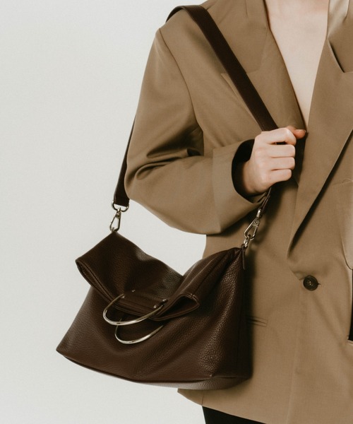 Knuth Marf（クヌースマーフ）の「3way metal shoulder bag（ショルダーバッグ・レディース・グリーン/バーガンディー/ブラック・ONE SIZE）」の3枚目の写真