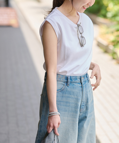 JOURNAL STANDARD relume(ジャーナルスタンダード レリューム)の「TCダンボールノースリーブ(Tシャツ/カットソー・レディース・ホワイト/ライトグレー/ブラック/バーガンディー・FREE)」の21枚目の写真