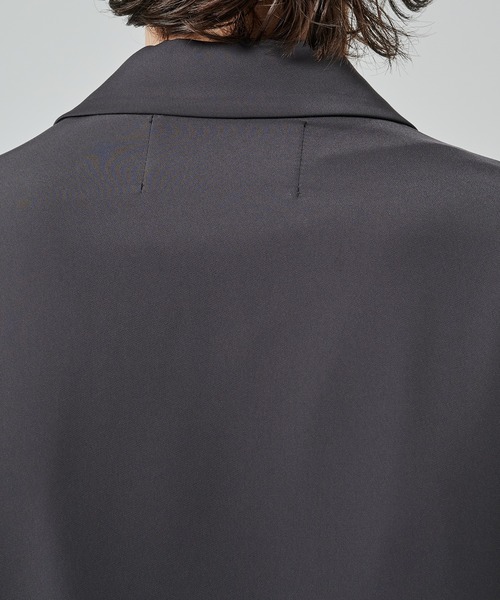 CULLNI（クルニ）の「別注 SHORT SLEEVE TAILORED JACKET（テーラードジャケット・メンズ・ブラック/ダークグレー・1/2）」の8枚目の写真