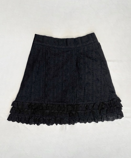 PAIN(ペイン)の「ローズコットンレースタックミニスカート(スカート・レディース・ホワイト/ブルー/ブラック・FREE)」の1枚目の写真