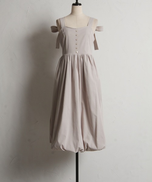 tocco closet(トッコ クローゼット)の「【ZOZO限定】ショルダーバックリボンバルーンジャンパースカート(ジャンパースカート・レディース・アイボリー/ブラック/グレイッシュベージュ・M)」の9枚目の写真