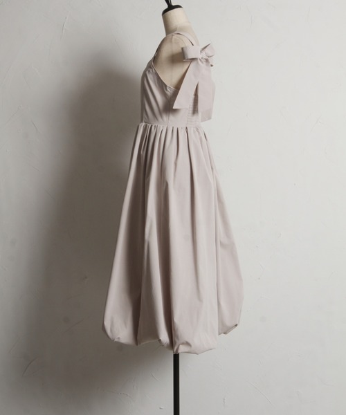 tocco closet(トッコ クローゼット)の「【ZOZO限定】ショルダーバックリボンバルーンジャンパースカート(ジャンパースカート・レディース・アイボリー/ブラック/グレイッシュベージュ・M)」の10枚目の写真