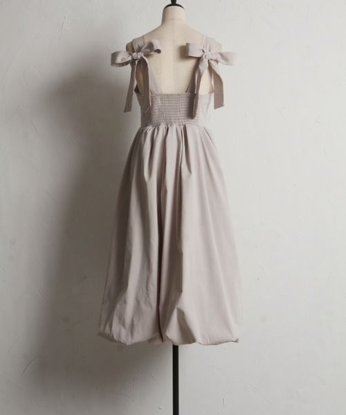 tocco closet(トッコ クローゼット)の「【ZOZO限定】ショルダーバックリボンバルーンジャンパースカート(ジャンパースカート・レディース・アイボリー/ブラック/グレイッシュベージュ・M)」の11枚目の写真