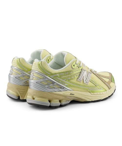 NEW BALANCE(ニューバランス)の「New Balance U1906R(ニューバランス U1906R)(スニーカー・メンズ・イエロー系・24.5cm/24cm/23.5cm/23cm/28.5cm/28cm/27.5cm/27cm/26cm/25.5cm/25cm/26.5cm/29cm)」の2枚目の写真