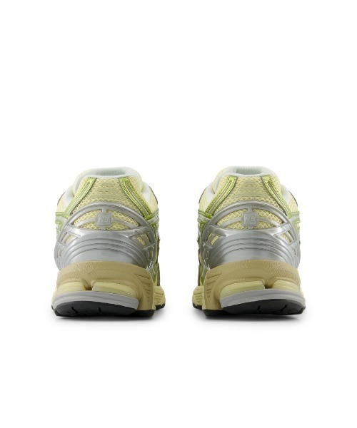 NEW BALANCE(ニューバランス)の「New Balance U1906R(ニューバランス U1906R)(スニーカー・メンズ・イエロー系・24.5cm/24cm/23.5cm/23cm/28.5cm/28cm/27.5cm/27cm/26cm/25.5cm/25cm/26.5cm/29cm)」の10枚目の写真