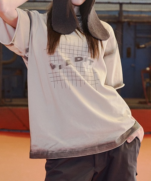 VI E DIT（ヴィエディット）の「GraphicT-shirts/グラフィックTシャツ/洗える/ブリーチ加工/フェード（Tシャツ/カットソー・メンズ・アイボリー/ネイビー・1/2）」の13枚目の写真