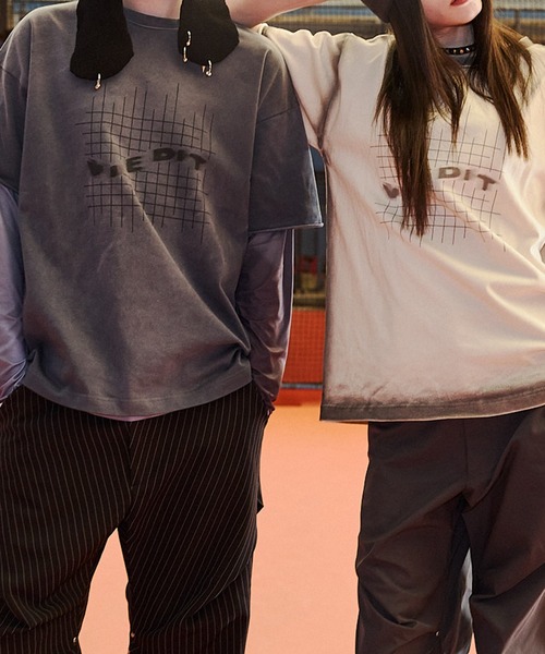 VI E DIT（ヴィエディット）の「GraphicT-shirts/グラフィックTシャツ/洗える/ブリーチ加工/フェード（Tシャツ/カットソー・メンズ・アイボリー/ネイビー・1/2）」の12枚目の写真