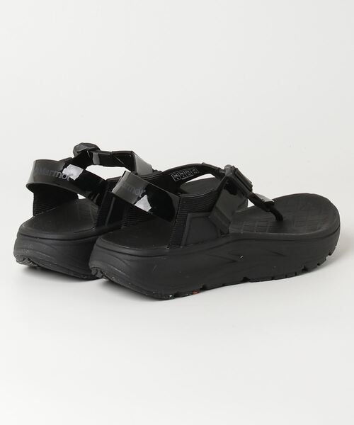MARMOT(マーモット)の「Marmot / リグ フットウェア x マーモット パテントレザー ムグー(サンダル・レディース・ブラック・23/24/25)」の2枚目の写真
