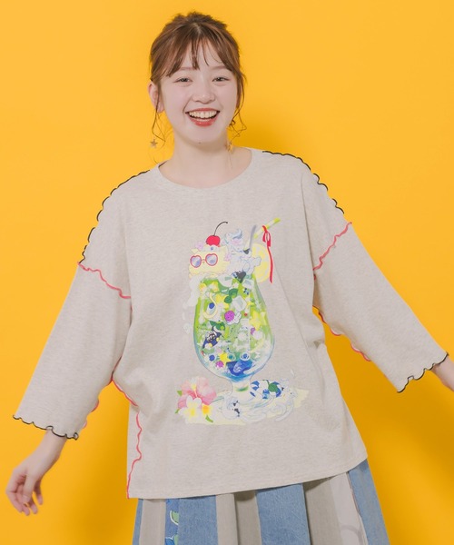 ScoLar(スカラー)の「152674:配色メロウステッチ クリームソーダ柄Tシャツ(Tシャツ/カットソー・レディース・ブルー/ブラック/ピンク/オートミール・M)」の2枚目の写真