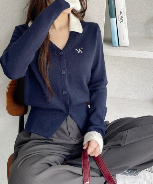Ada.(エイダ)の「バイカラー衿付き 刺繍ロゴ Vネックニットカーディガン(カーディガン/ボレロ・レディース・ホワイト系その他/グレー×ホワイト/ネイビー×ホワイト・FREE)」の16枚目の写真