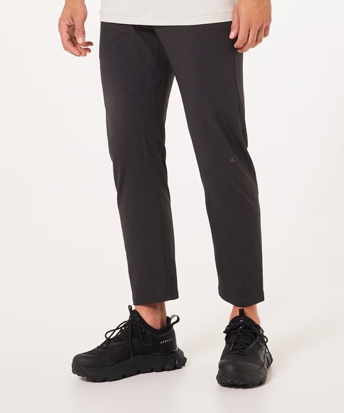 OAKLEY(オークリー)の「オークリー EN MULTI TYPE-03 TAPERED PANTS/テーパードパンツ/ストレッチ/ スポーツ・トレーニング/吸汗速乾 / MENS /メンズ / OAKLEY(その他パンツ・メンズ・ブラック系その他/グレー/ブラウン・L/M/S/XL/XS)」の1枚目の写真