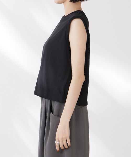 NANO universe（ナノユニバース）の「吸水速乾抗菌防臭ノースリーブトップス（Tシャツ/カットソー・レディース・ブラック/ライトグレー/ホワイト・FREE）」の17枚目の写真