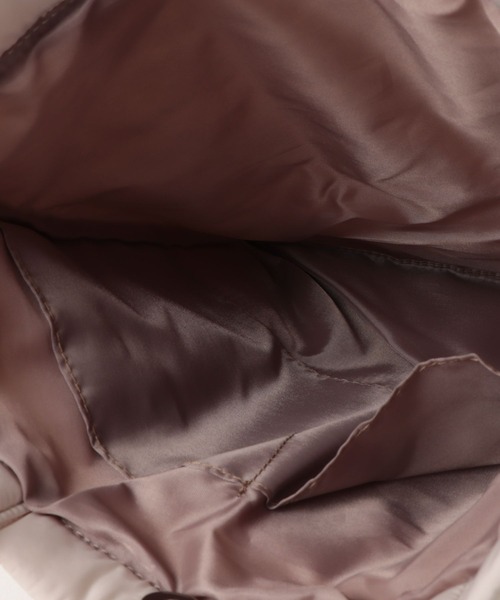 Right-on（ライトオン）の「【HONEYSUCKLE ROSE】パデッドトートバッグ（トートバッグ・レディース・ブラック/オフホワイト/ブルー・ONE SIZE）」の5枚目の写真