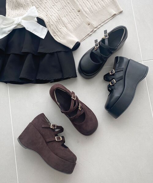 MAJESTIC LEGON(マジェスティックレゴン)の「ダブルクロス厚底シューズ(その他シューズ・レディース・ブラック/ブラウン・SMALL/MEDIUM/LARGE/X-LARGE)」の1枚目の写真